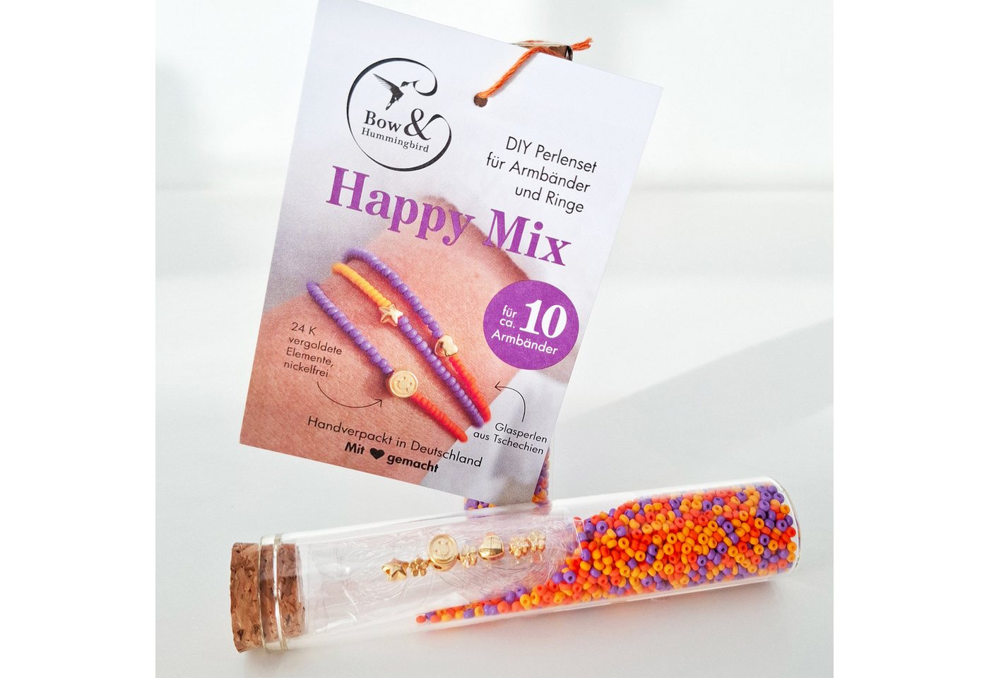 Bow & Hummingbird Perlenarmband Set DIY Perlenset für Armbänder und Ringe - Happy Mix, 24 Karat vergoldete Anhänger von Bow & Hummingbird