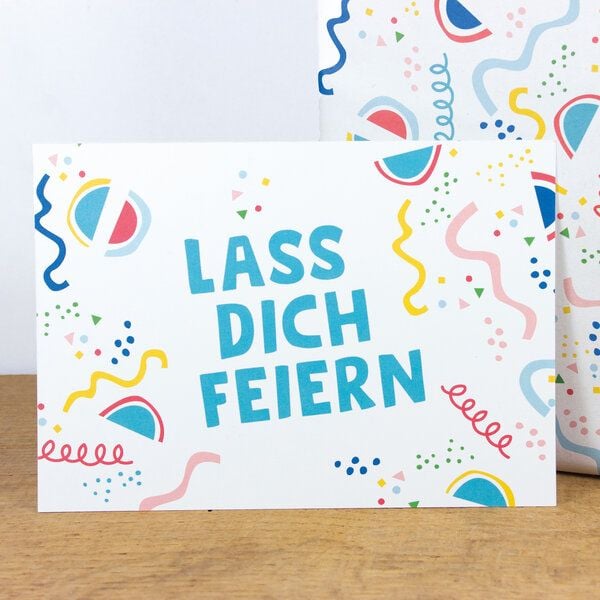 Bow & Hummingbird Postkarte "Lass dich feiern" aus Recyclingpapier von Bow & Hummingbird