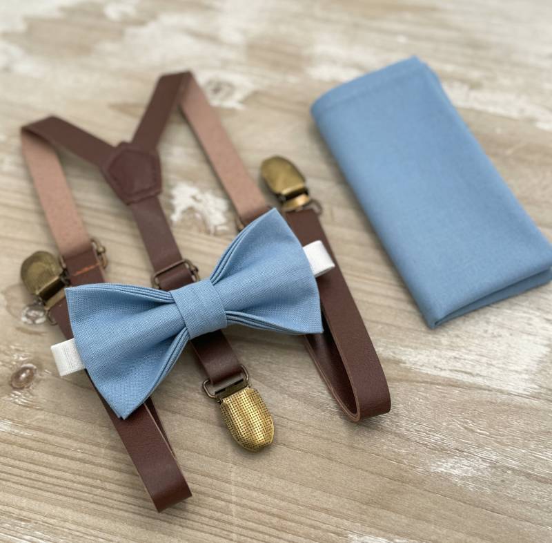 stahlblaue Fliege & Dünne Leder Hosenträger Set - Ringträger Groomsman Outfit, Rustikale Hochzeit, Einstecktuch, Alle Größen Baby Bis Erwachsene von BowTieLoveINC