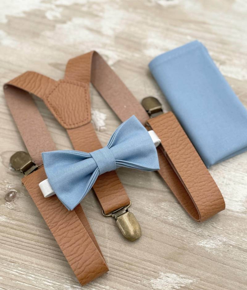 stahlblaue Fliege & Leder Hosenträger Set - Ringträger Und Groomsman Outfit, Rustikale Hochzeit, Einstecktuch, Alle Größen Baby Bis Erwachsene von BowTieLoveINC