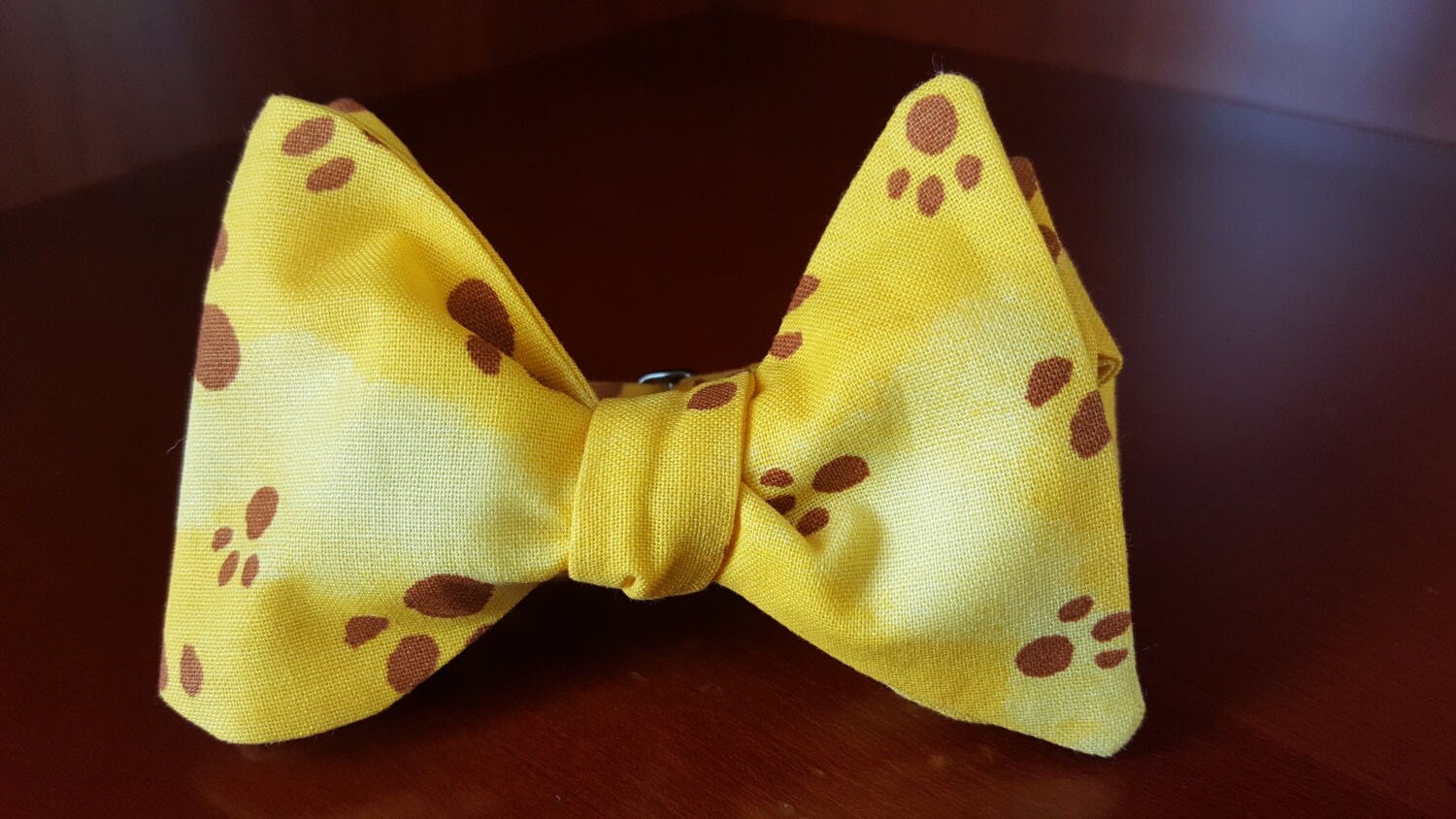 Hunde Pfoten Freestyle Bowtiebyedj Hunde Pfoten Freestyle Bowtiebyedj von BowTiesByEDJ