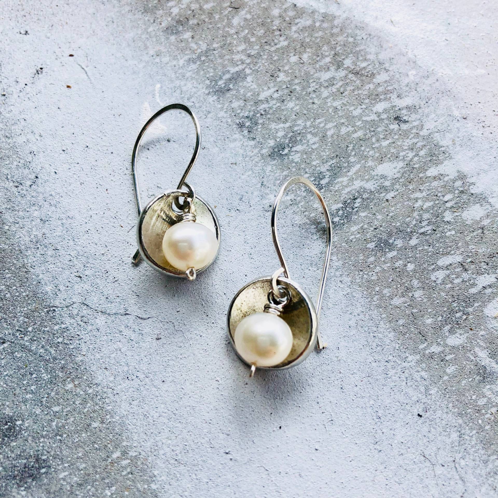 Austern Perlen Ohrringe Sterling Silber Oder Gold Filled Cabochon Austern Perlen Ohrringe Sterling Silber Oder Gold Filled Cabochon von BoxofPearlsbyAmanda
