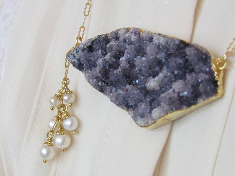 Rohe Amethyst Kristall Halskette Mit Süßwasserperlen/14 K Gold Druzy von BoyHowdyClothing
