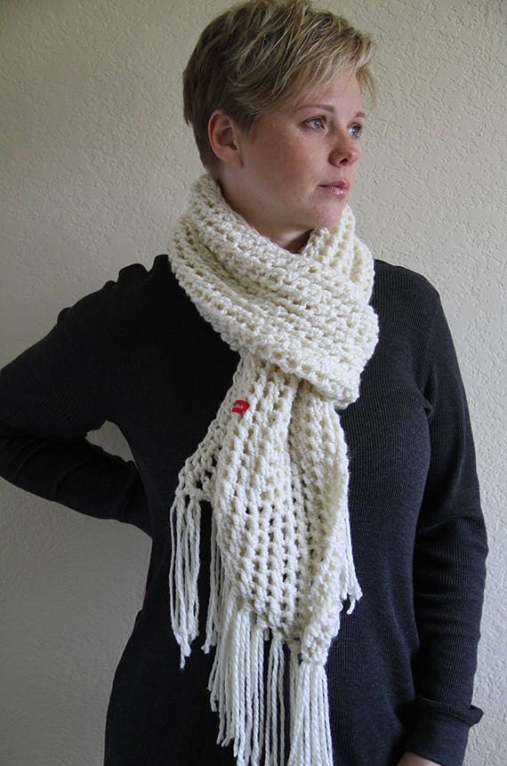 Elfenbein Klobige Frauen Schal. Hand Gestrickte Winterschal. Auf Bestellung Gefertigt von BozhinskiHandMade