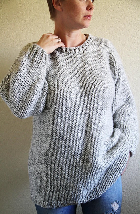 Grauer Übergroßer Strickpullover, Damenpullover, Handgestrickter Pullover, Weicher, Gemütlicher Damenstrickpullover, Geschenk Für Sie, Boho-Stil von BozhinskiHandMade
