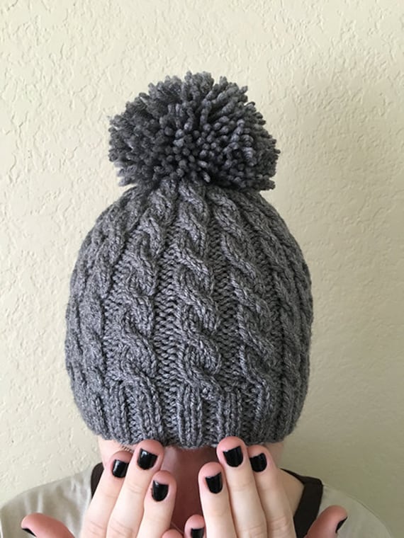 Kabel Stricken Hut, Pom-Pom Cabel Chunky Strickmütze, Stricken Frauen Womens Hüte, Gestrickte Sofort Lieferbar von BozhinskiHandMade