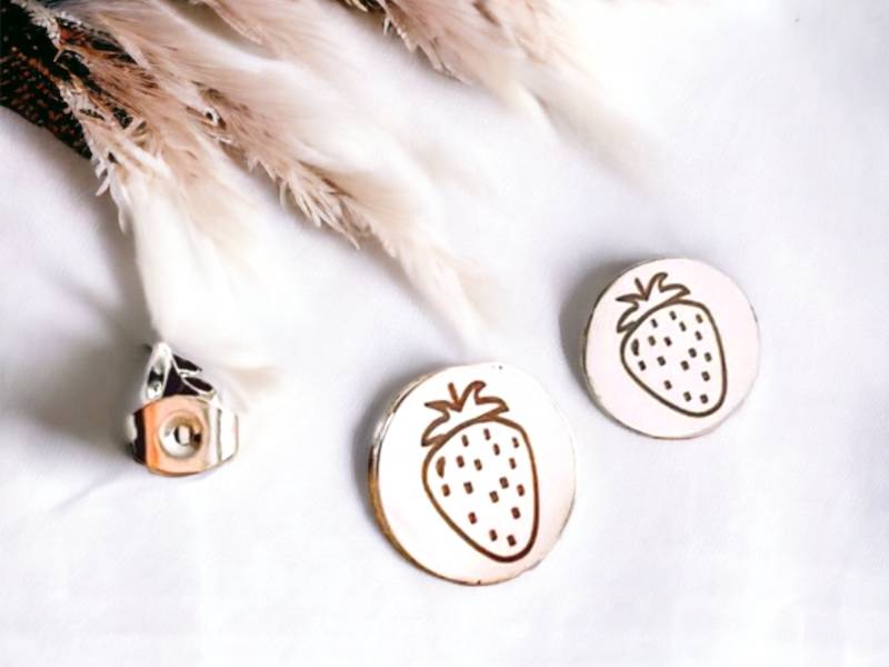 Ohrstecker Studs Rund Erdbeeren Kreis Gravur Silber Früchte Ohrringe von Brabiis