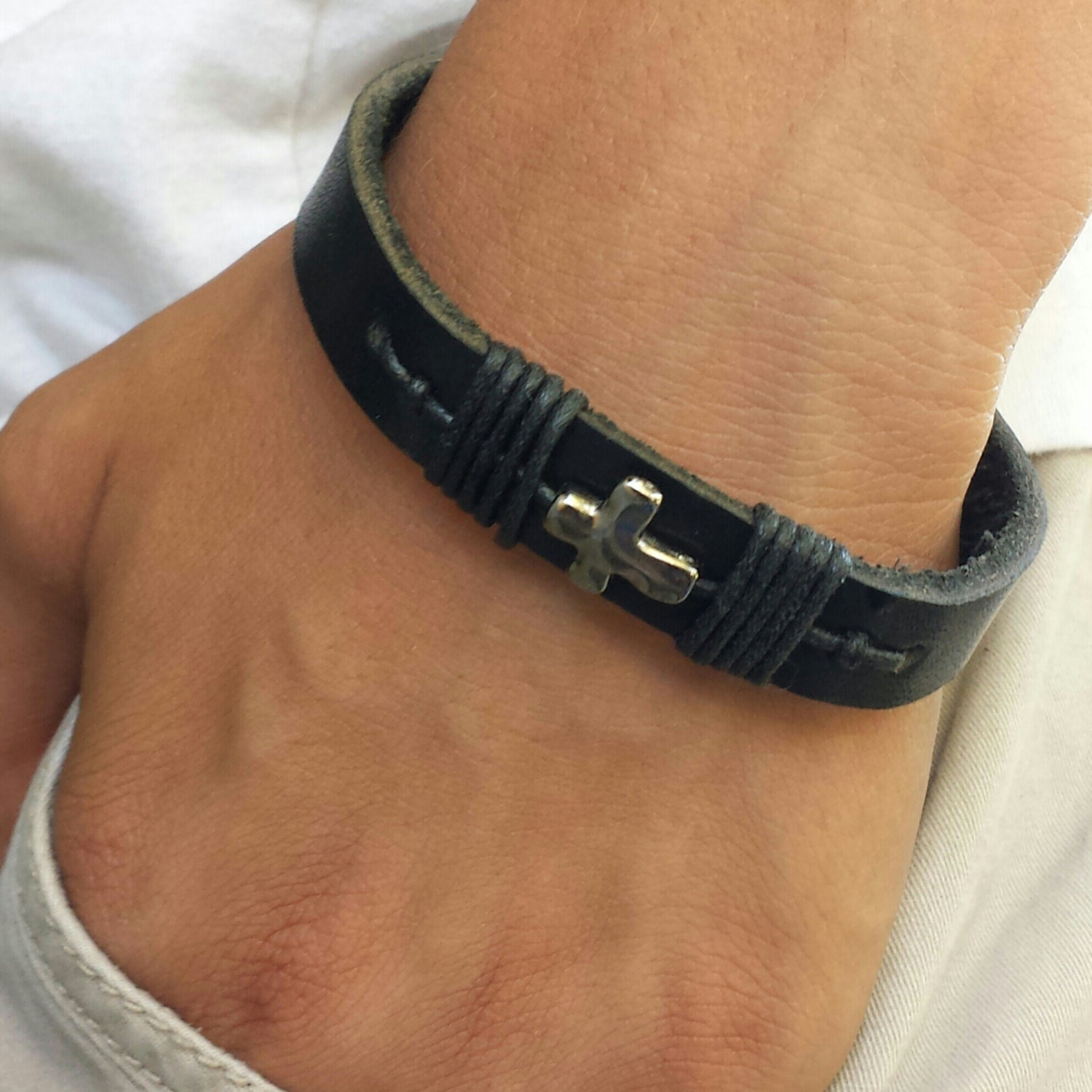 Kommuniongeschenk Armband, Lederarmband Für Männer, Kreuz Männer Konfirmationsarmband, Manschettenarmband Religiöses Armband Kommuniongeschenk Armband, Lederarmband Für Männer, Kreuz Männer Konfirmationsarmband, Manschettenarmband Religiöses Armband von BraceBelovedMen