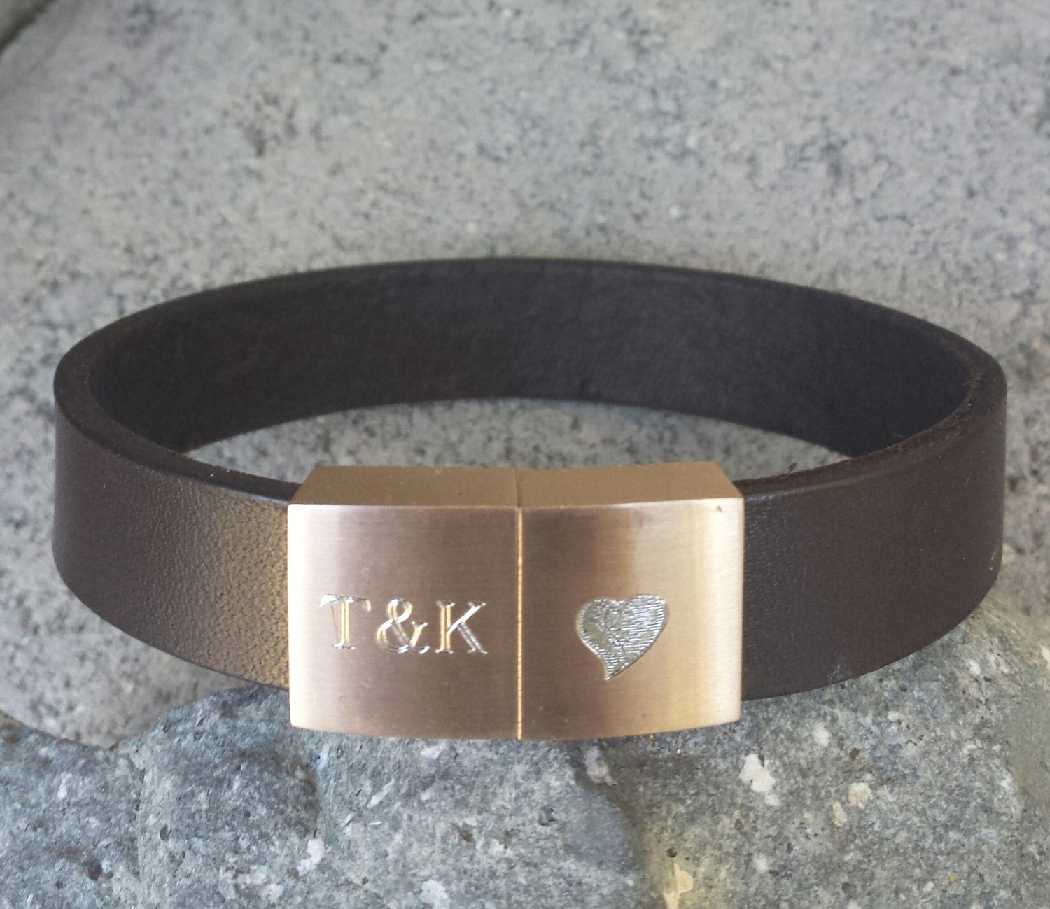 Personalisiertes Lederarmband Für Männer Gravierte Initialen, Rosévergoldeter Verschluss Personalisiertes Lederarmband Für Männer Gravierte Initialen, Rosévergoldeter Verschluss von BraceBelovedMen