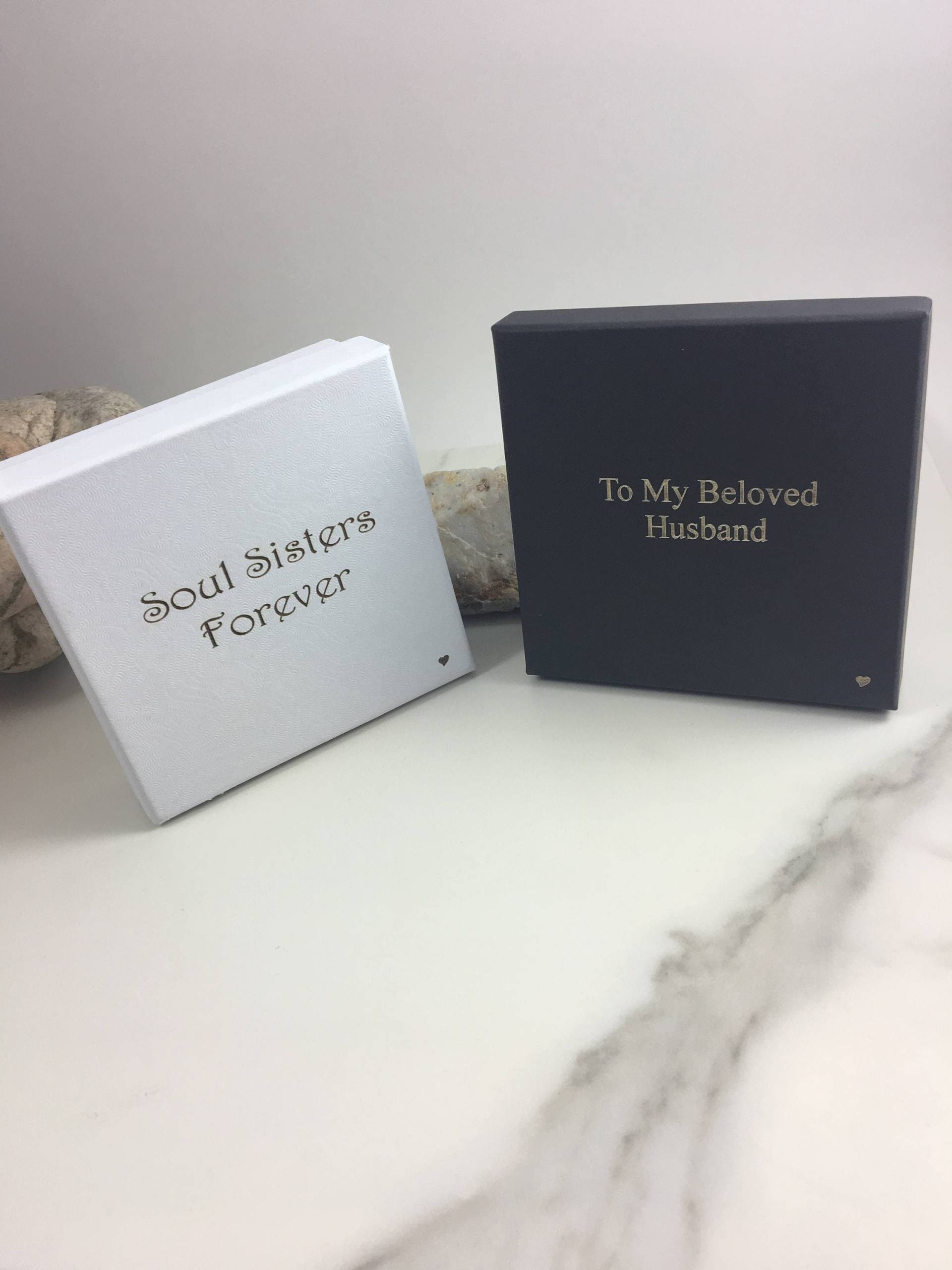 Personalisierte Schmuckbox Benutzerdefinierter Name, Baumwolle Gefüllt Personalisierte Schmuckbox Benutzerdefinierter Name, Baumwolle Gefüllt von BraceDesigns