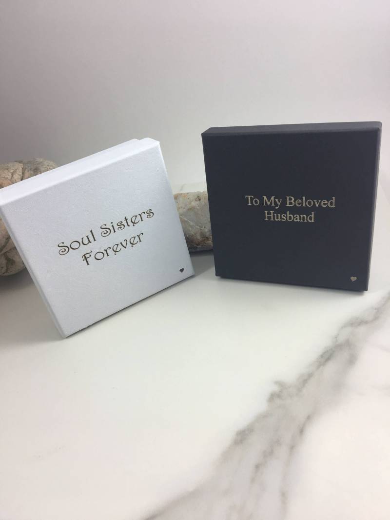 Personalisierte Schmuckbox Benutzerdefinierter Name, Baumwolle Gefüllt Personalisierte Schmuckbox Benutzerdefinierter Name, Baumwolle Gefüllt von BraceDesigns