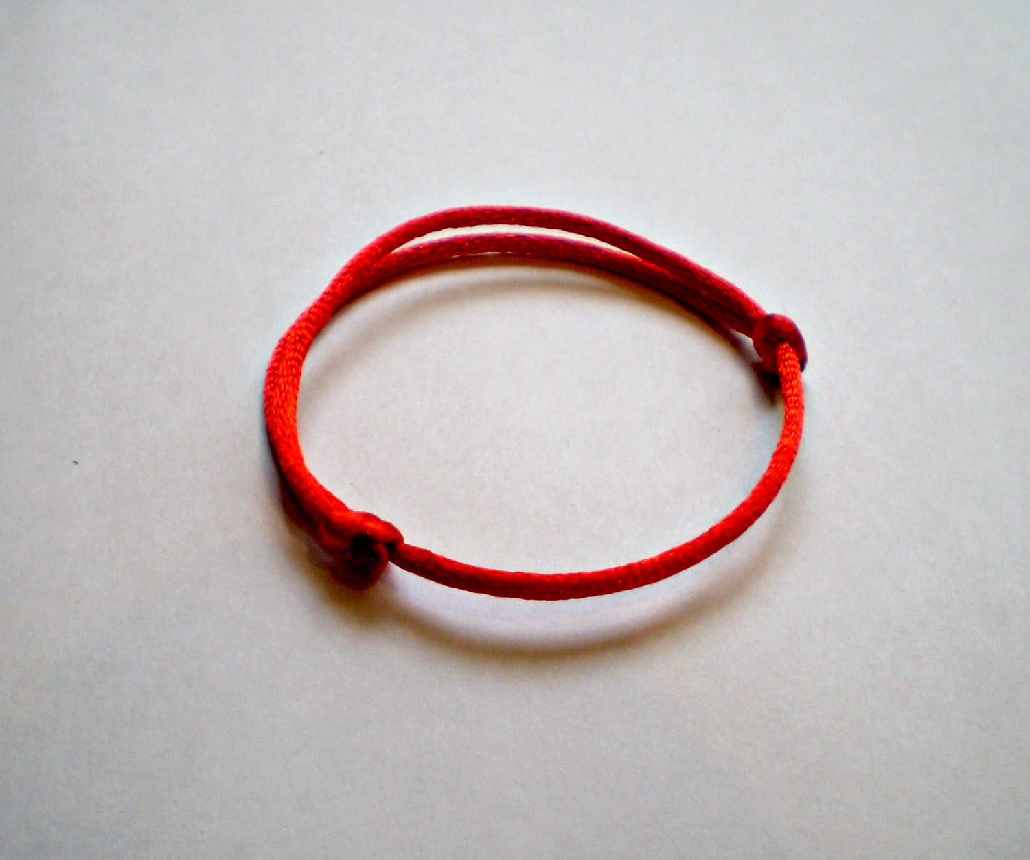 Bettelarmband Rot Satinarmband, Freundschaftsarmband, Yogaarmband, Babyarmband Roter Faden, Satinfaden Bettelarmband Rot Satinarmband, Freundschaftsarmband, Yogaarmband, Babyarmband Roter Faden, Satinfaden von BraceletPendantEarri