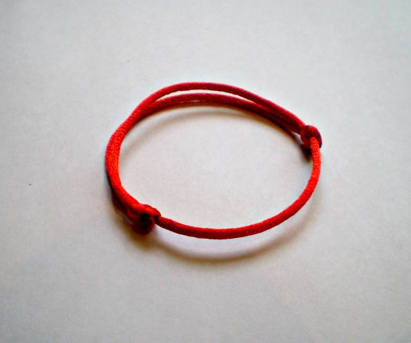 Bettelarmband Rot Satinarmband, Freundschaftsarmband, Yogaarmband, Babyarmband Roter Faden, Satinfaden von BraceletPendantEarri