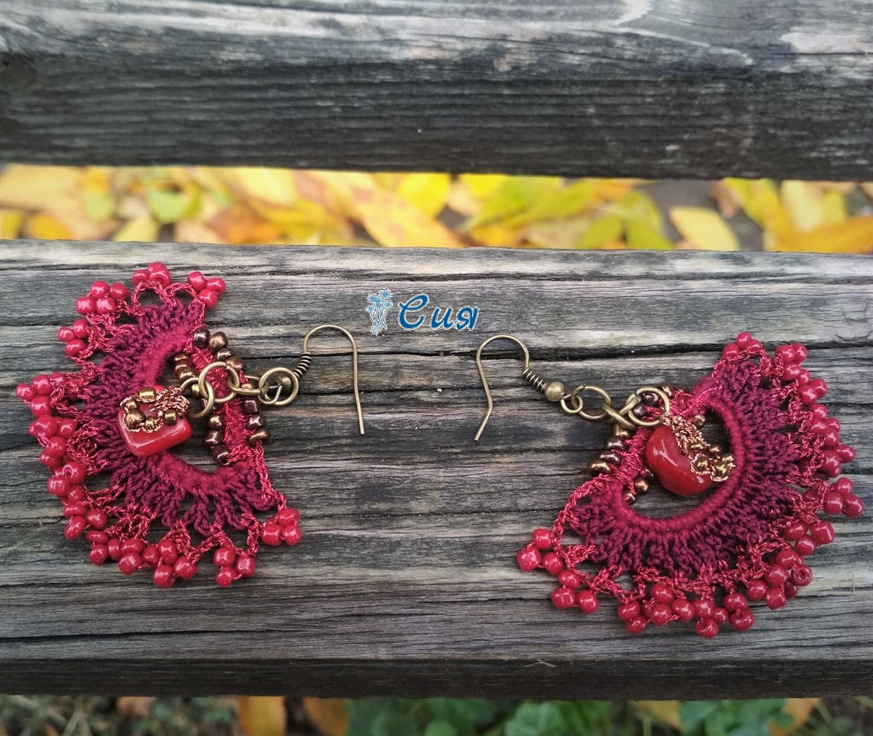 Kronleuchter Häkelohrringe, Boho Häkelspitze Ohrringe, Rote Häkelschmuck, Perlen Ohrringe von BraceletSiaArt