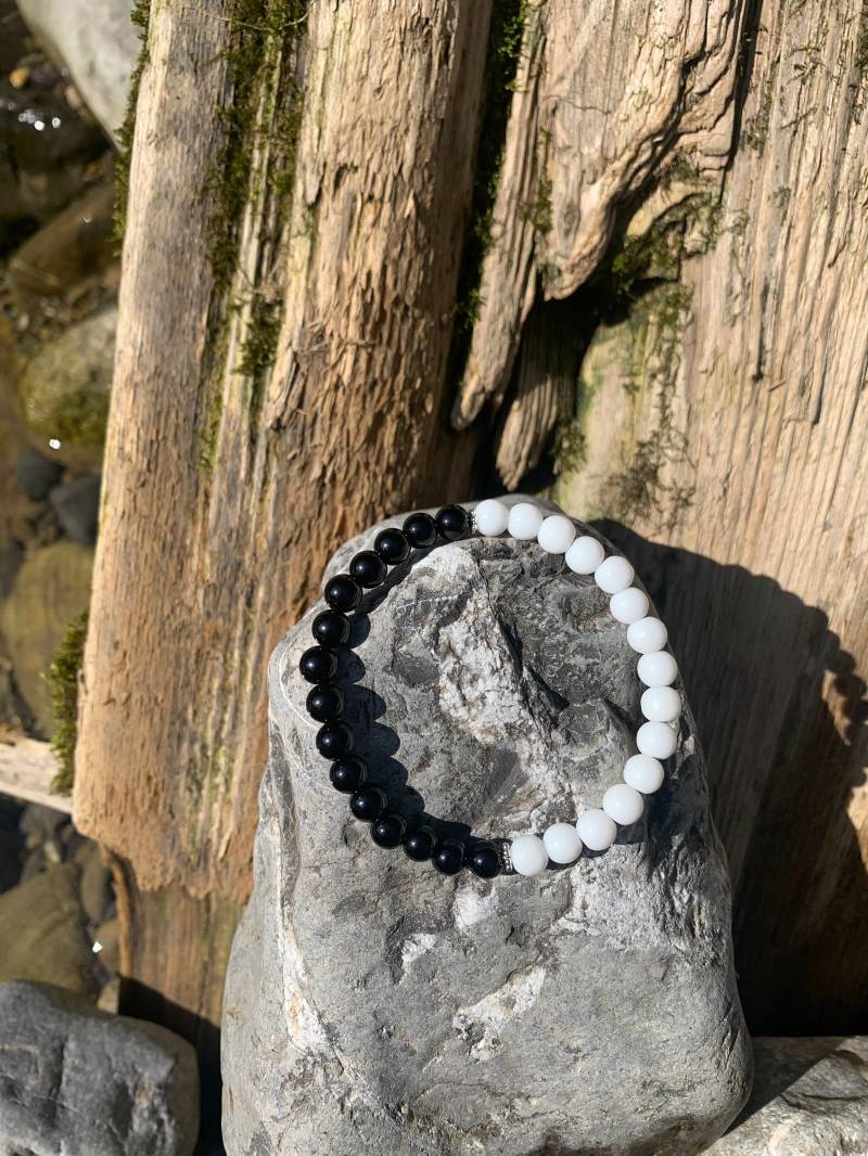 Onyx & Agate Ying Yang Bracelet - Balance Harmony Gemstone Jewelry, Made Of 6 Mm Gemstone Onyx & Agate Ying Yang Bracelet - Balance Harmony Gemstone Jewelry, Made Of 6 Mm Gemstone von BraceletTreasures13