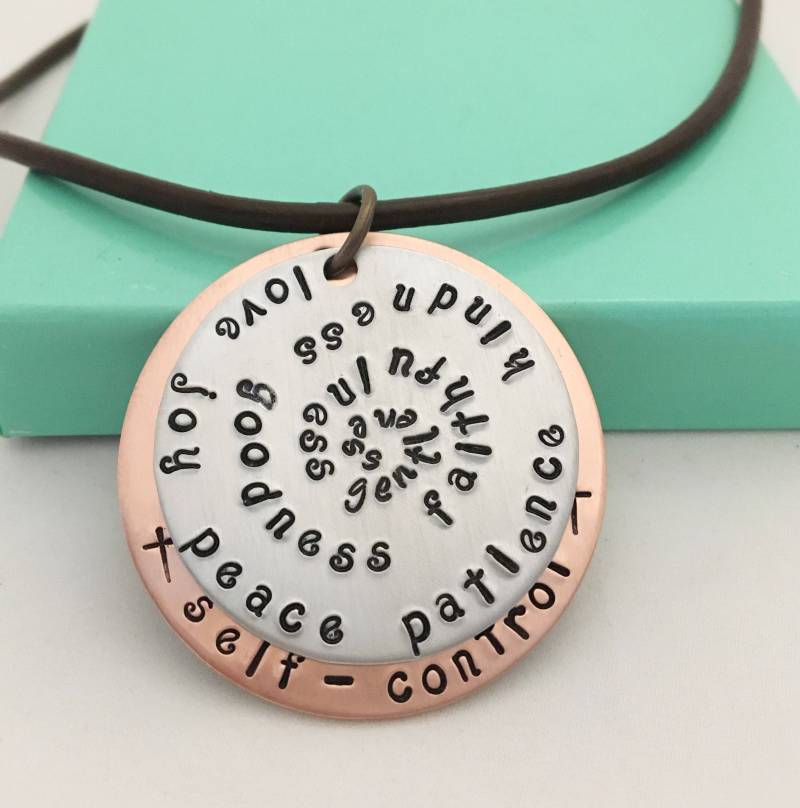 Frucht Des Geistes Halskette, Schrift Bibel Vers Christliches Geschenk, Religiöse Galater 522, Kreuz Halskette Frucht Des Geistes Halskette, Schrift Bibel Vers Christliches Geschenk, Religiöse Galater 522, Kreuz Halskette von BraceletsbyLinda