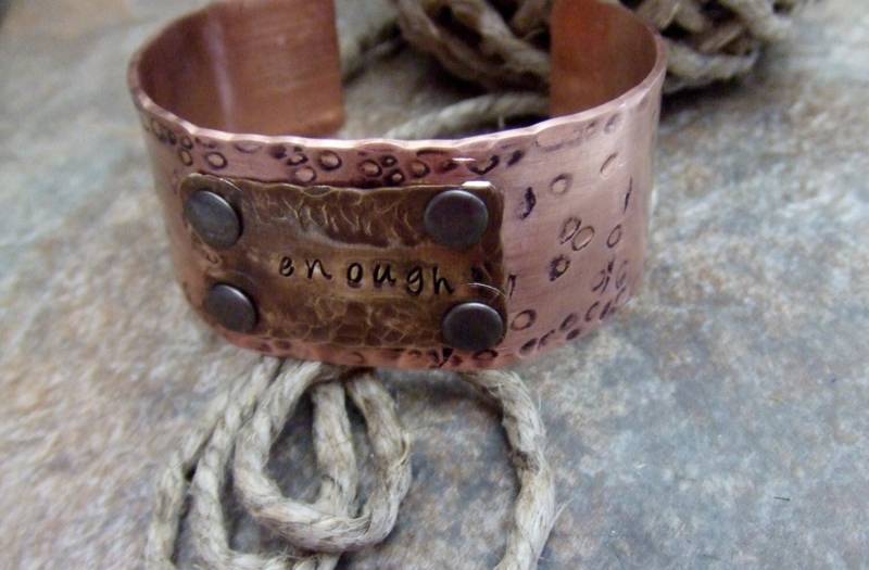 Genug Armband Antik Kupfer Armreif, Statement Armband, Genug Wort Des Jahres-Armband, Armreif Genug Armband Antik Kupfer Armreif, Statement Armband, Genug Wort Des Jahres-Armband, Armreif von BraceletsbyLinda