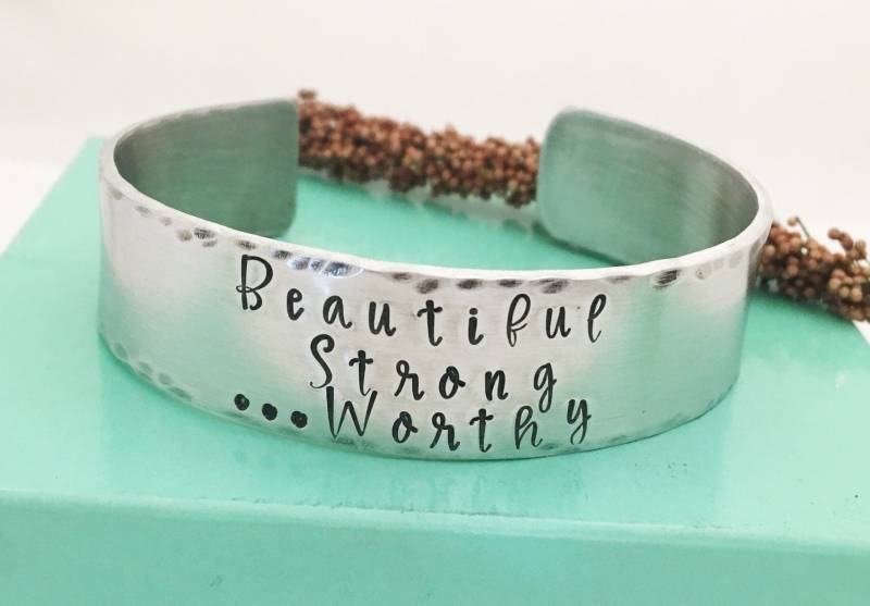 Schöne Starke Und Würdige Armband, Affirmation Erholung Selbstschaden, Essstörung Schmuck, Geschenke, Geschenk von BraceletsbyLinda