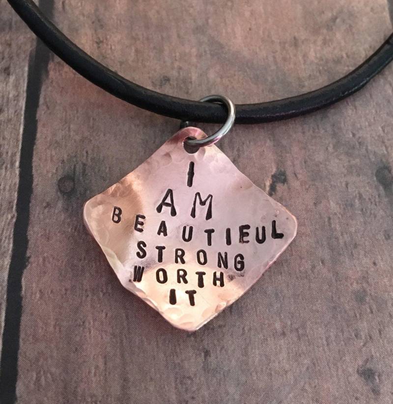Sie Sind Schön Kräftig Und Es Wert, Halskette, Halskette Selbst Schaden, Recovery-Halskette, Inspirierende Essstörung Schmuck, Geschenk von BraceletsbyLinda
