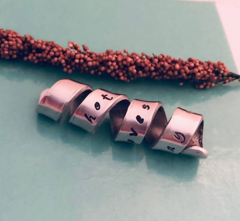 Versteckte Nachricht Schmuck Hinzufügen - Handgestempelt Geheime Spirale, Fügen Sie Zu Ihrem Eigenen Schmuck, Ihre Geschichte, Personalisierte Versteckte Nachricht Schmuck Hinzufügen - Handgestempelt Geheime Spirale, Fügen Sie Zu Ihrem Eigenen Schmuck, Ihre Geschichte, Personalisierte von BraceletsbyLinda