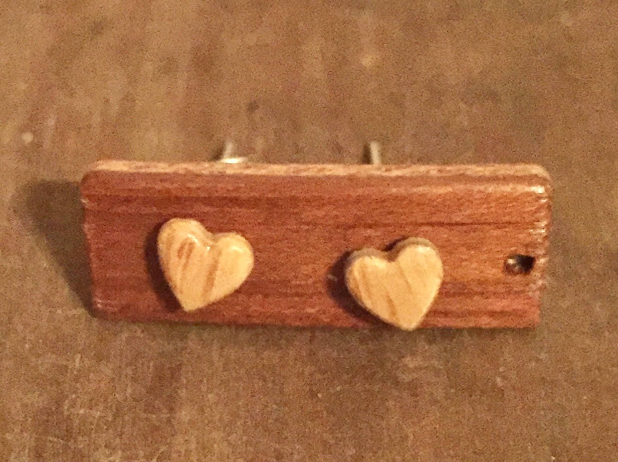 Handgemachte Woooden Hart Ohrstecker Handgemachte Woooden Hart Ohrstecker von BradleyIIIDesign