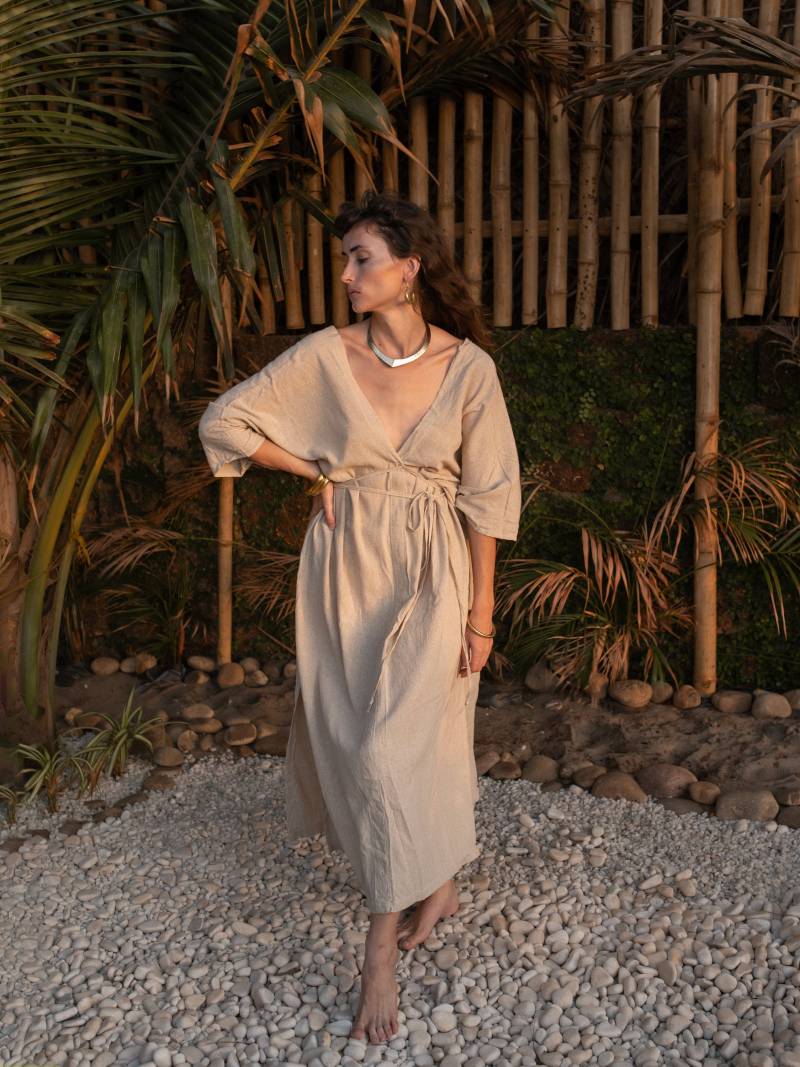 Boho Style Rohseide Natürlicher Kaftan Übergroße Freie Bequeme Lange Weiße Farbe Hochzeit Passende Keine Größe Frauenkleid von BrahmiCrafts