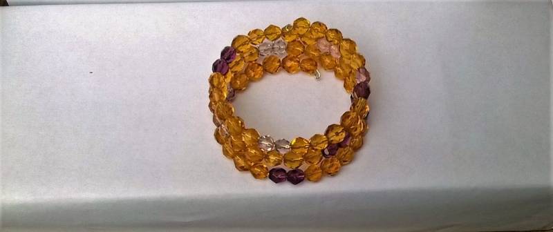 Manschette Stil Damen Armband Speicher Draht Mit Bicone Glasperlen von BraidedBeadedHooked