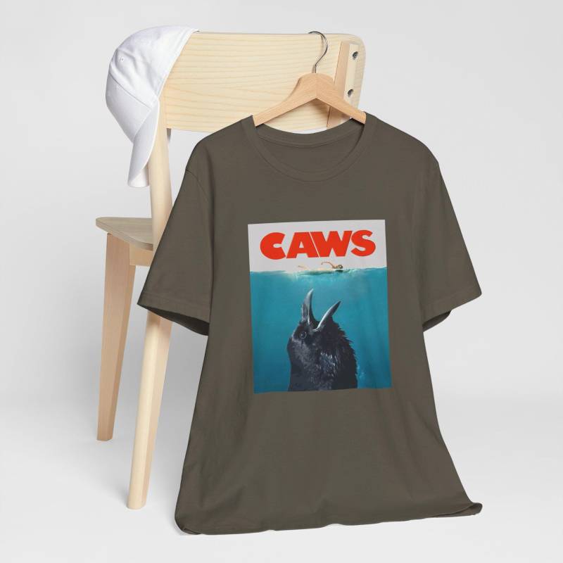 Caws Crow Jaws Poster Parodie Unisex T-Shirt, Lustiges Raben-Shirt Caws Crow Jaws Poster Parodie Unisex T-Shirt, Lustiges Raben-Shirt von BrainDeadLove
