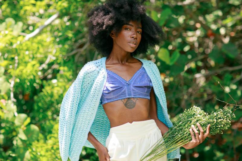 50Er Jahre Feiner Verstellbarer Unterwäsche Bh Aus Dunkelblauem Nylon von BranchesVintage