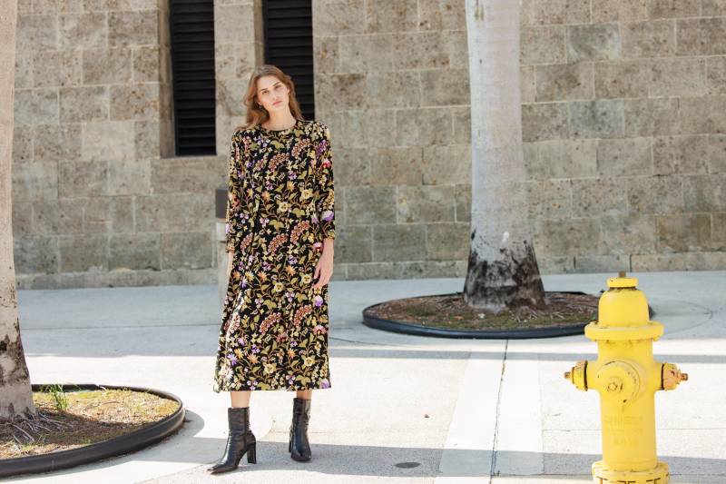 60S Black Flower Bestickte Langarm Vintage Impressionismus Strick Robe Maxi Kleid von BranchesVintage