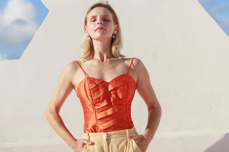 90Er Jahre Orange Metallic Threaded Riemchen Korsett Top Vintage Glänzende Taillierte Formale Trägerlose Bluse von BranchesVintage