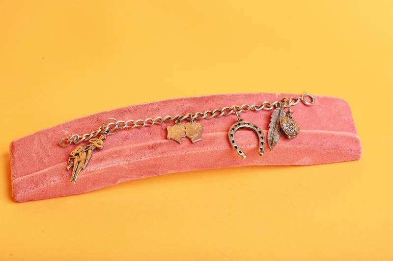 Vintage 80Er 70Er Jahre Silver Ton Western Charm Hufeisen Anhänger Style Feder Armband von BranchesVintage