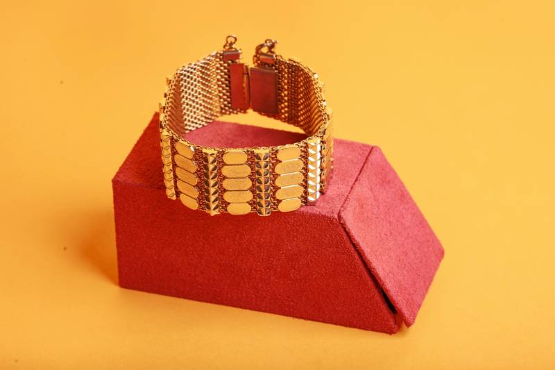 Vintage 80Er Jahre Armreif Aus Gold Ton Mesh Etched Cuff Breit Ausgestattet von BranchesVintage