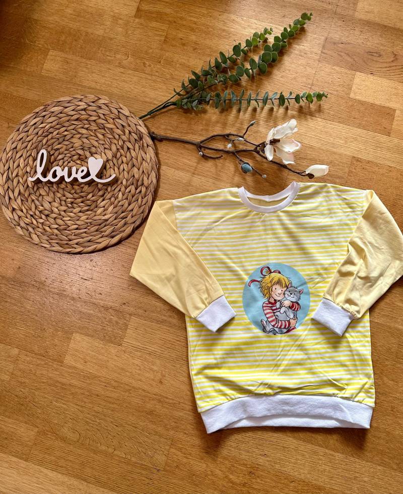 Pullover/Langarmshirt Oversized „Conni" 122/128 von BrandmadeRegensburg
