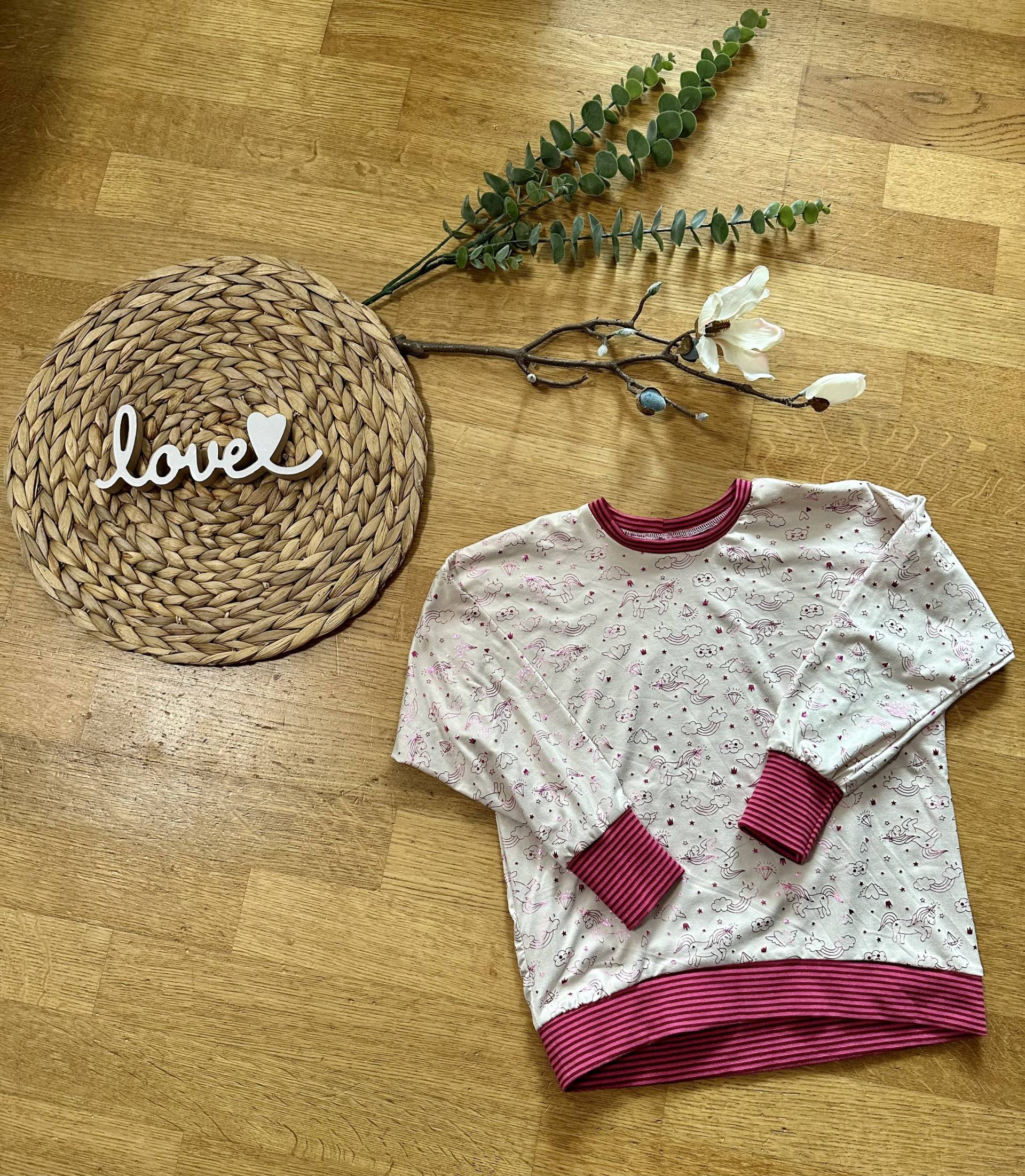 Pullover/Langarmshirt Oversized „Einhörner" 122/128 von BrandmadeRegensburg