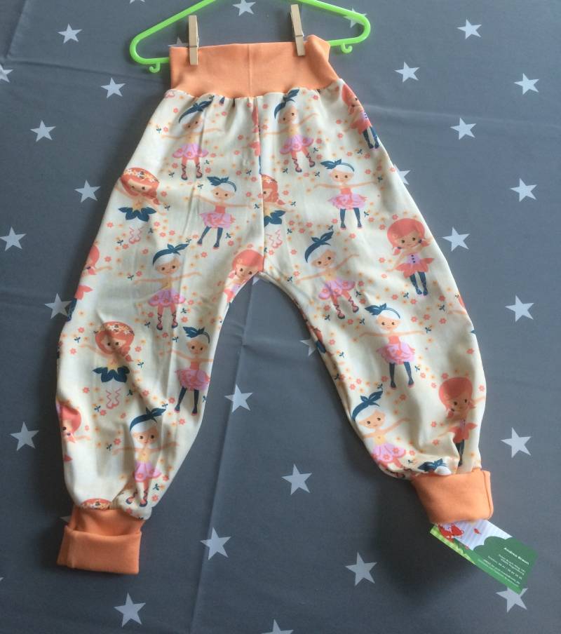 Pumphose Lang "Blumenmädchen" 98/104 von BrandmadeRegensburg