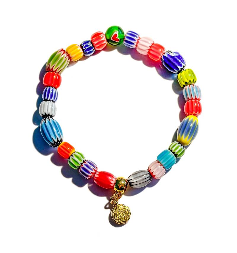 Armband Aus Millefiori-Perlen Mit Goldenem Anhänger | Handgemachter Schmuck Für Frauen Geschenk Freundin von BraslePel