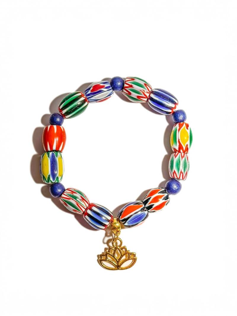Armband Aus Millefiori-Perlen Mit Lotusblumen-Anhänger | Handgemachter Schmuck Für Frauen Geschenk Freundin von BraslePel
