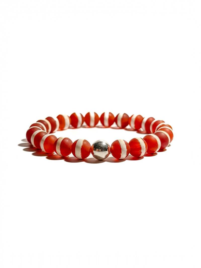 Armband Aus Rot-Weiß-Gestreiften Karneol-Perlen Und 925-Er Sterlingsilber-Kugel | Als Geschenk Für Frau Oder Freundin Armband Aus Rot-Weiß-Gestreiften Karneol-Perlen Und 925-Er Sterlingsilber-Kugel | Als Geschenk Für Frau Oder Freundin von BraslePel