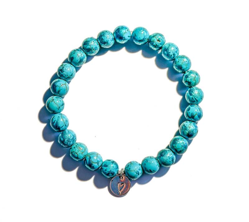 Türkises Armband Aus Keramikperlen Mit Herz-Anhänger | Handgemachter Schmuck Geschenk Freundin Türkises Armband Aus Keramikperlen Mit Herz-Anhänger | Handgemachter Schmuck Geschenk Freundin von BraslePel