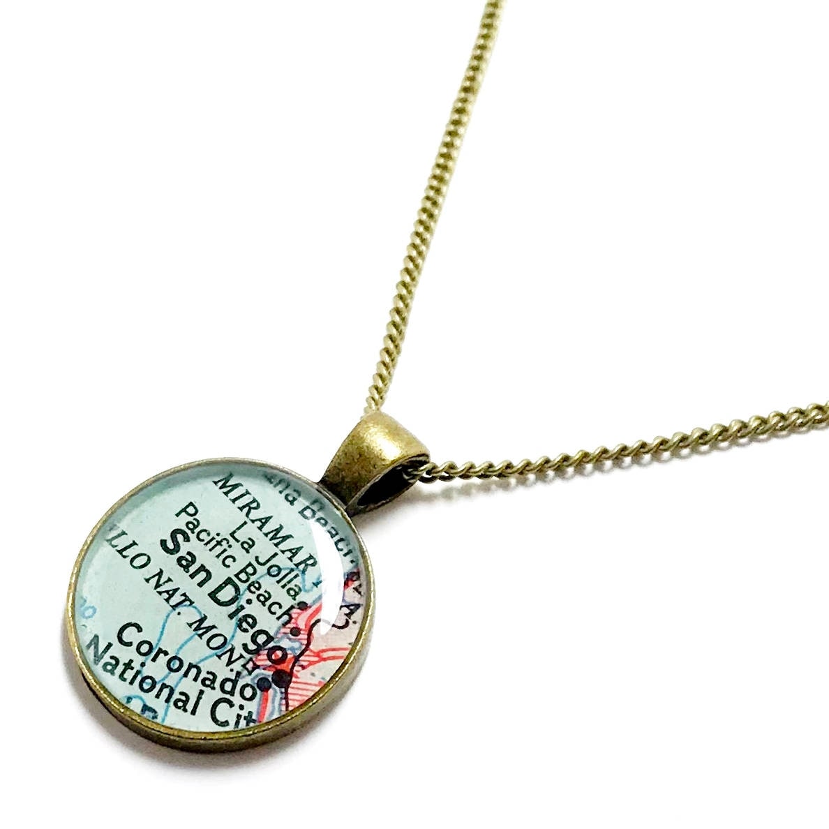 San Diego Karte Vintage Halskette. Reiseanhänger. Geographie Resin Schmuck von BrassAndChain