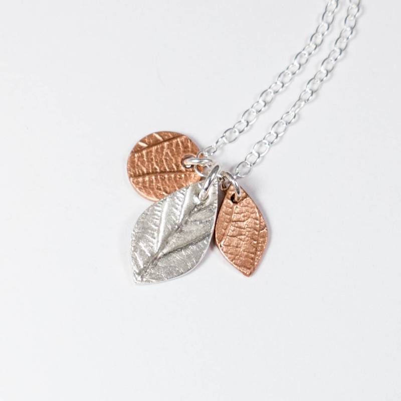 Kupfer-Blatt - Silber Cluster Halskette Blatt Anhänger Geschenk Für Ihre Kupfer Wald Schmuck von BrassCatDesign