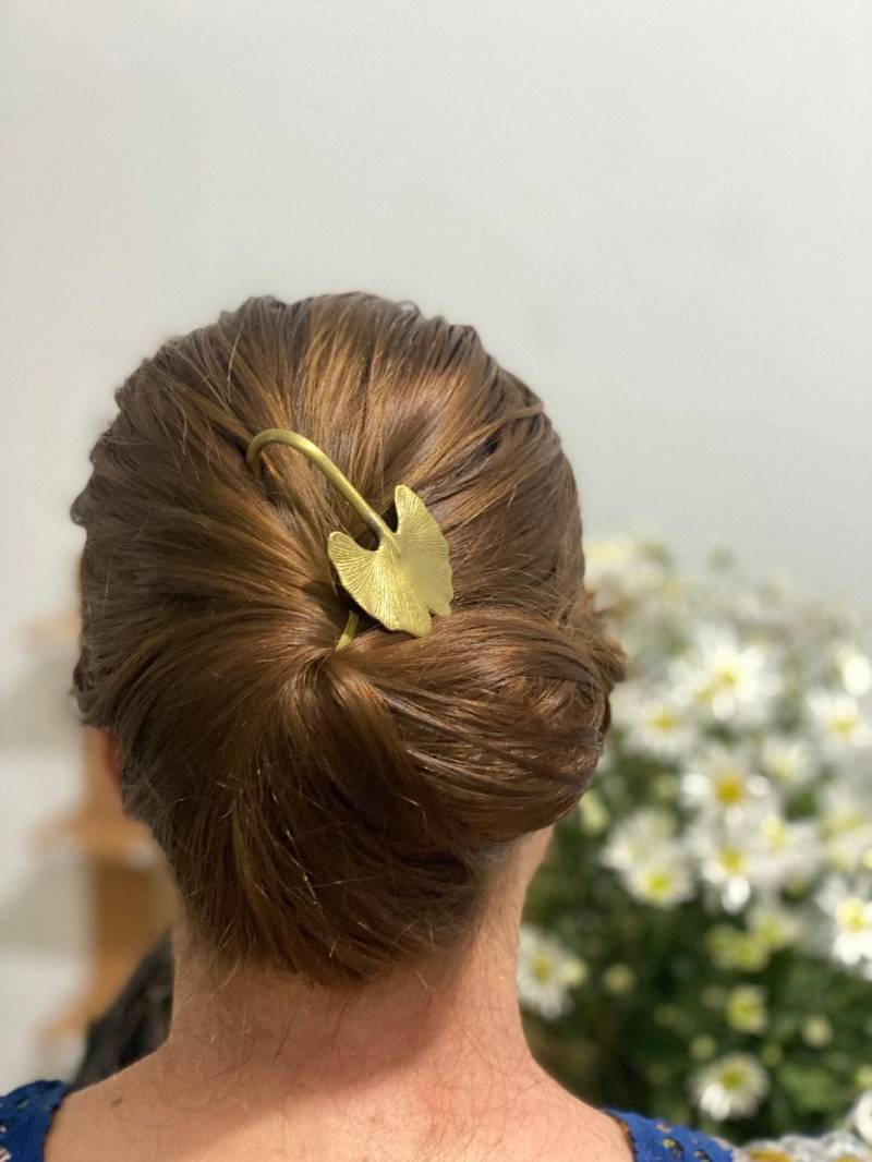 Handgemachte Ginkgo Blatt Haarnadel Messing Haarstab, Kupfer Akzent, Geschenk Für Sie von BrassTonkinCraft