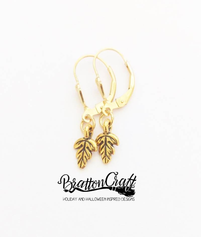 Eichenblatt Gold Ohrringe Zierliche Natur Inspirierte Schmuckstücke von BrattonCraft