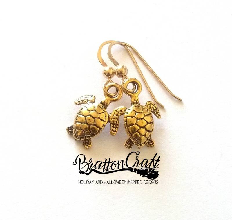 Gold Meeresschildkröten Ohrringe Antiker Vergoldeter Strandschmuck von BrattonCraft