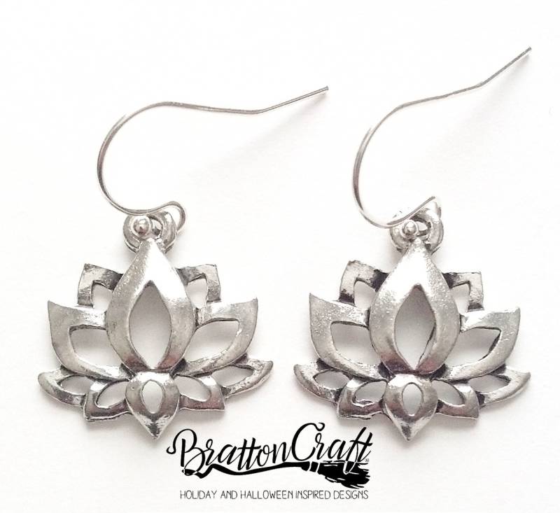 Lotusblüten-Ohrringe Aus Silber Spiritueller Zen-Schmuck von BrattonCraft