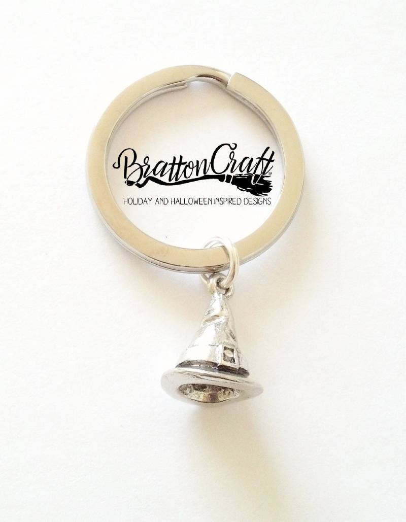 Silber Hexenhut Schlüsselanhänger Halloween Schlüsselanhänger Accessoires von BrattonCraft