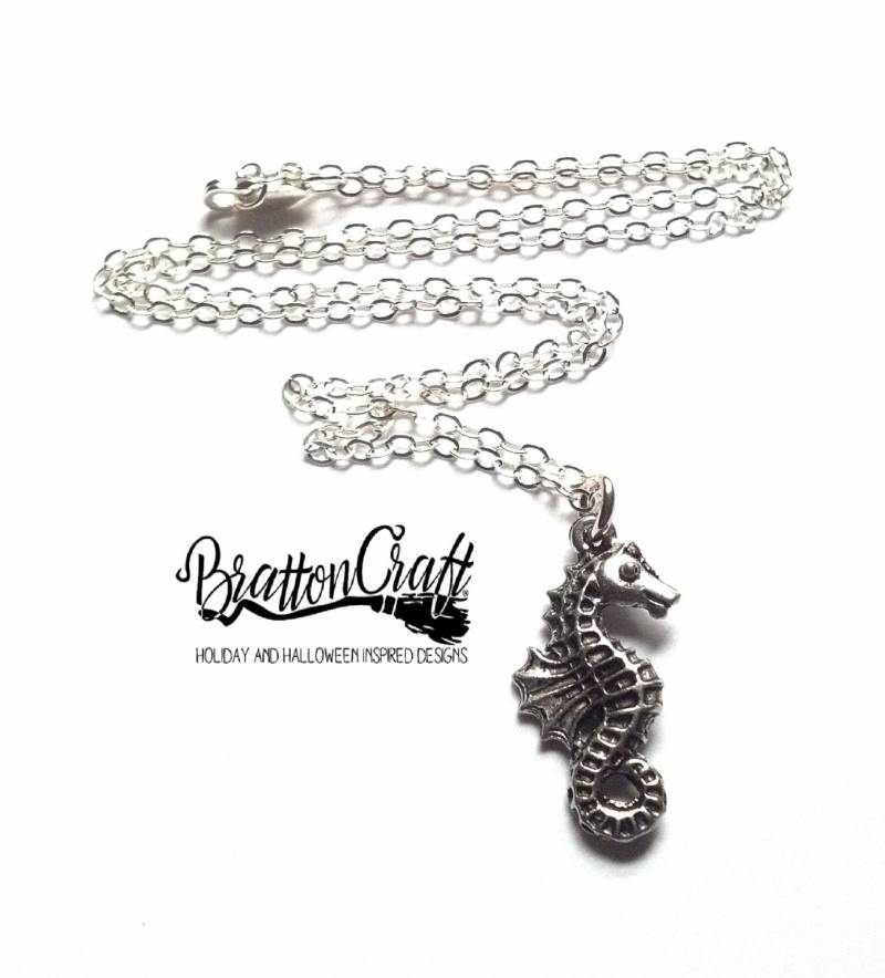 Silber Seepferdchen Halskette - Hippocampus Fisch Ozean Strand Sommer von BrattonCraft