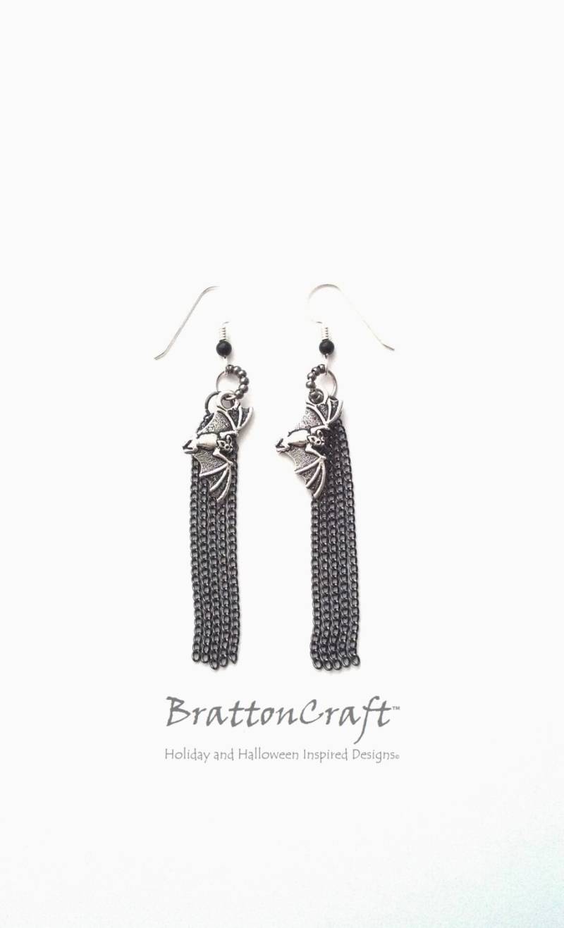 Silber Vampir-Fledermaus Ohrringe Halloween Schmuck von BrattonCraft
