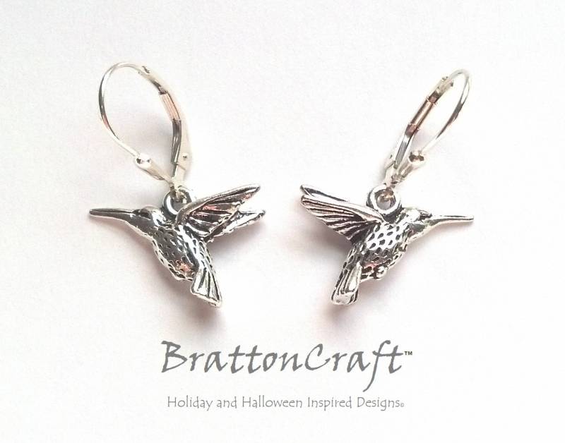 Silberfarbene Kolibri Ohrringe Vogel Schmuck von BrattonCraft